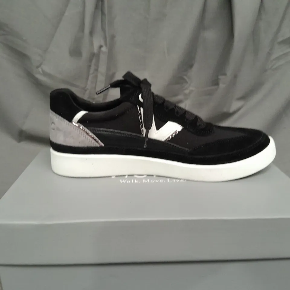 BOXED PAIR OF VIONIC ESSENCE MYLIE TRAINERS IN BLACK SIZE 6.5 