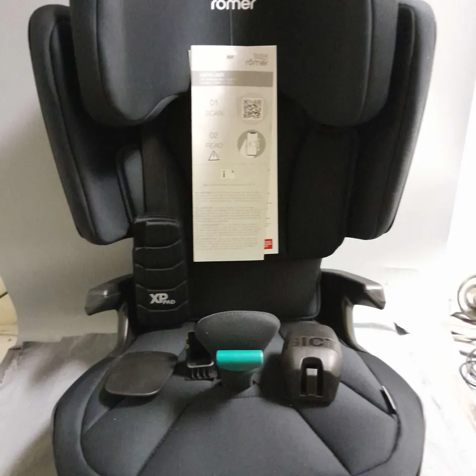BOXED BRITAX ROMER KIDFIX I-SIZE CAR SEAT IN COSMOS BLACK FOR 3.5-12YRS