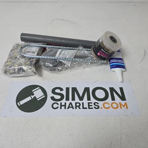 APPROXIMATELY 12 ASSORTED HOUSEHOLD ITEMS TO INCLUDE MOULD MAGIC, STICKY ACTIVE WAFTERS, AQUARIUM DECORATION STONES, ETC