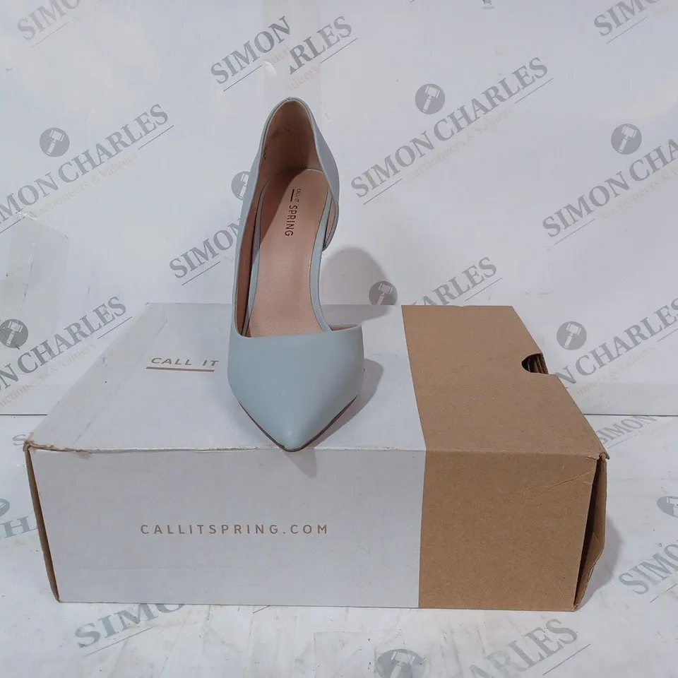 BOXED PAIR OF CALL IT SPRING THAOVEN HEELS IN BLUE SIZE 5