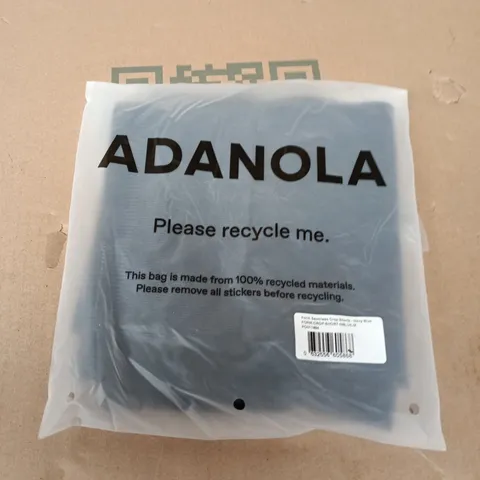 BAGGED ADANOLA FORM SEAMLESS CROP SHORTS IN NAVY - MEDIUM