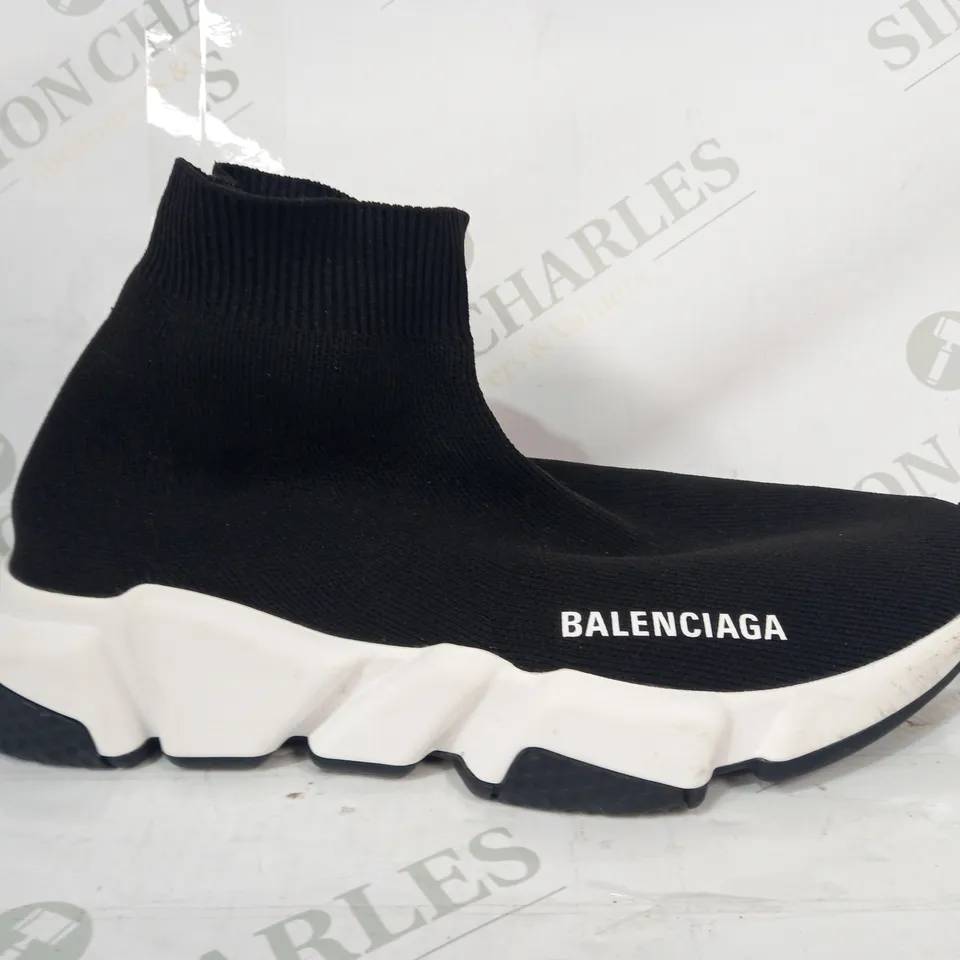 PAIR OF BALENCIAGA SHOES IN BLACK UK SIZE 5