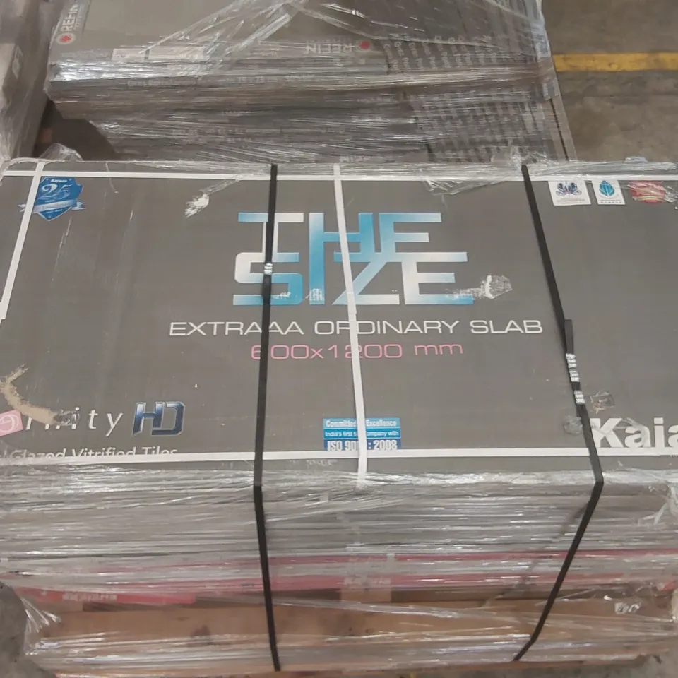PALLET CONTAINING A LARGE QUANTITY OF BRAND NEW TILES