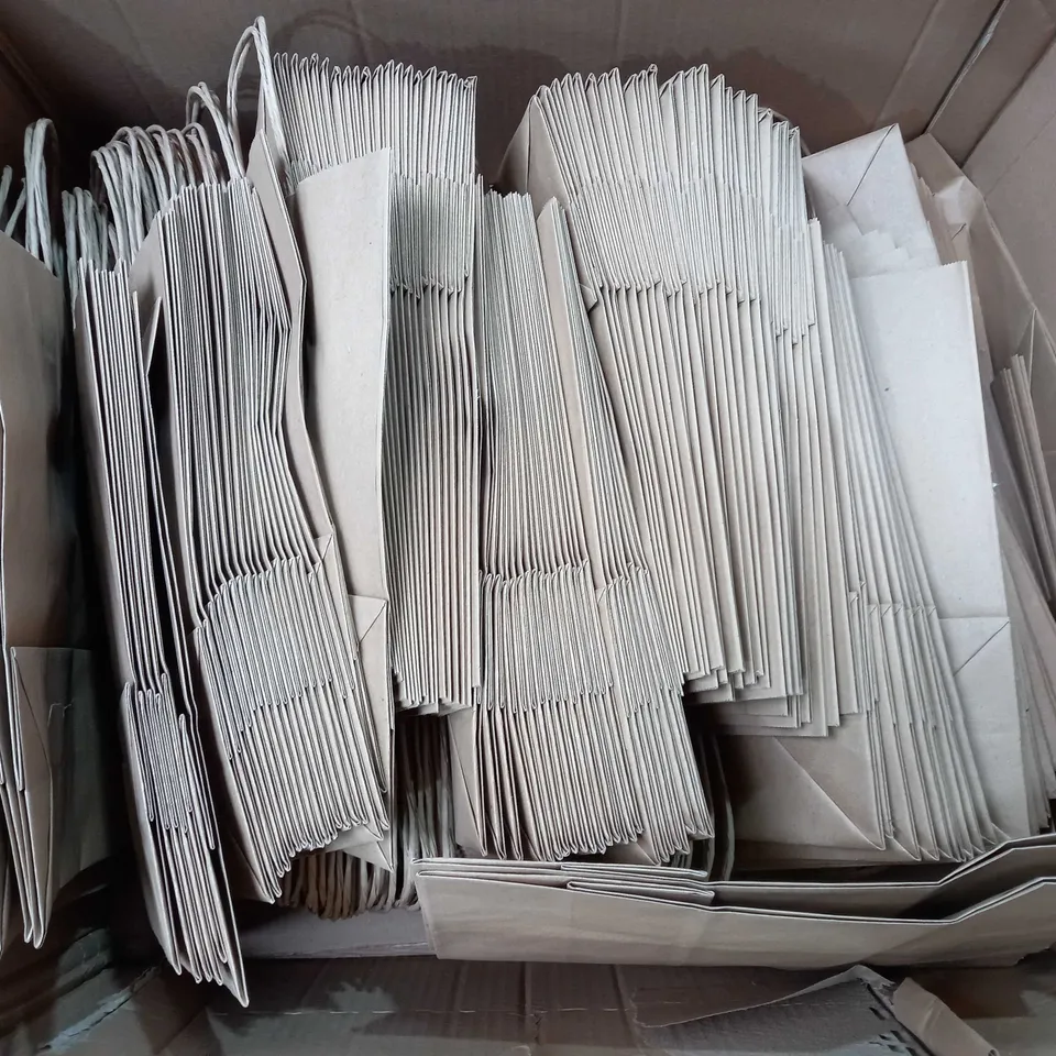 BOX OF APPROX 80 BROWN PAPER BAGS WITH TWISTED CARD HANDLE