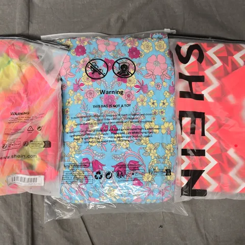 BOX OF APPROXIMATELY 20 ASSORTED CLOTHING AND FASHION ITEMS IN VARIOUS STYLES, SIZES, AND COLOURS - COLLECTION ONLY