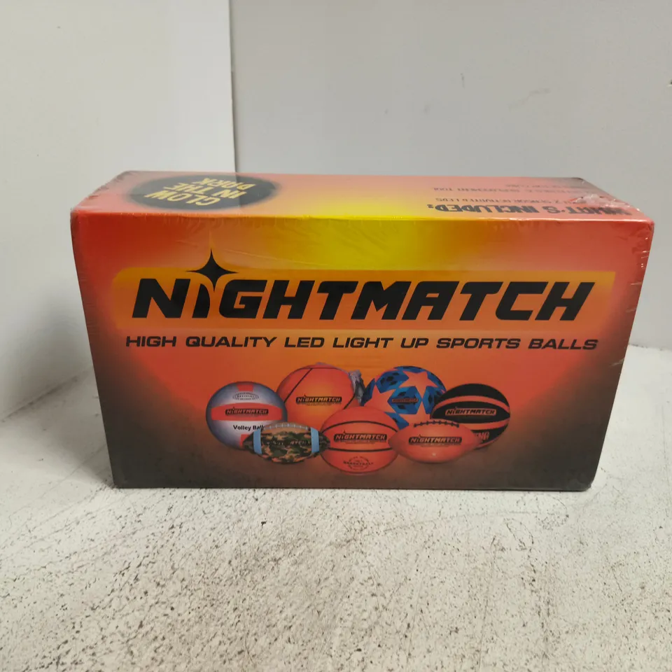 BOXED AND SEALED NIGHTMATCH LIGHT UP BASKETBALL (LB10-UK)