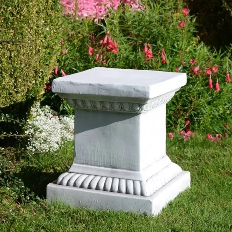 BOXED PLINTH SQUARE LOW 36CM