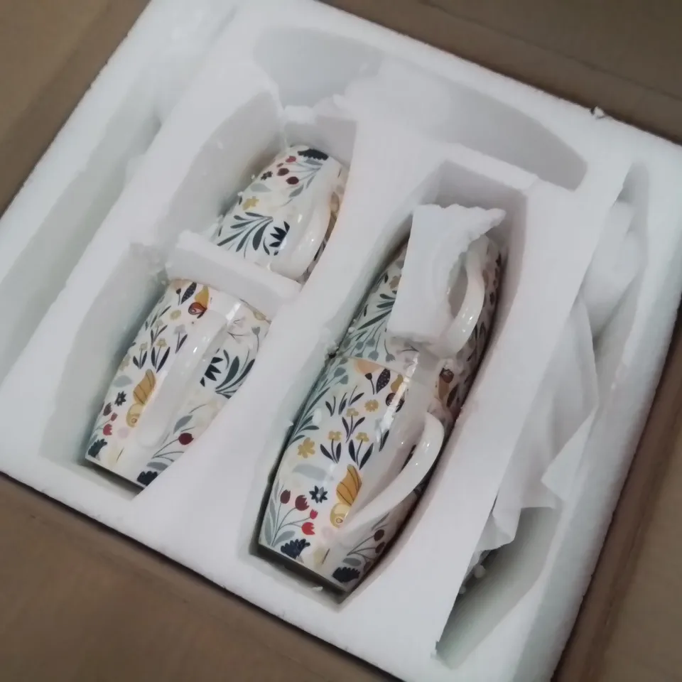 PALLET OF ASSORTED ITEMS TO INCLUDE, STAINLESS STEEL WOK SET, FRAMELESS PRINY, POP UP SHELTER, PORCELAIN TEA SET.