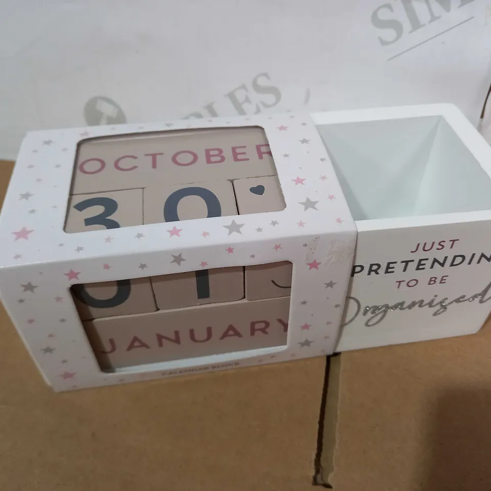 NEW LOOK CALENDAR STORAGE POT