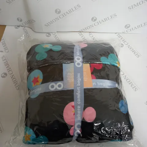OODIE OVERSIZED WEARABLE PANDA BLANKET - SIZE NOT SPECIFIED