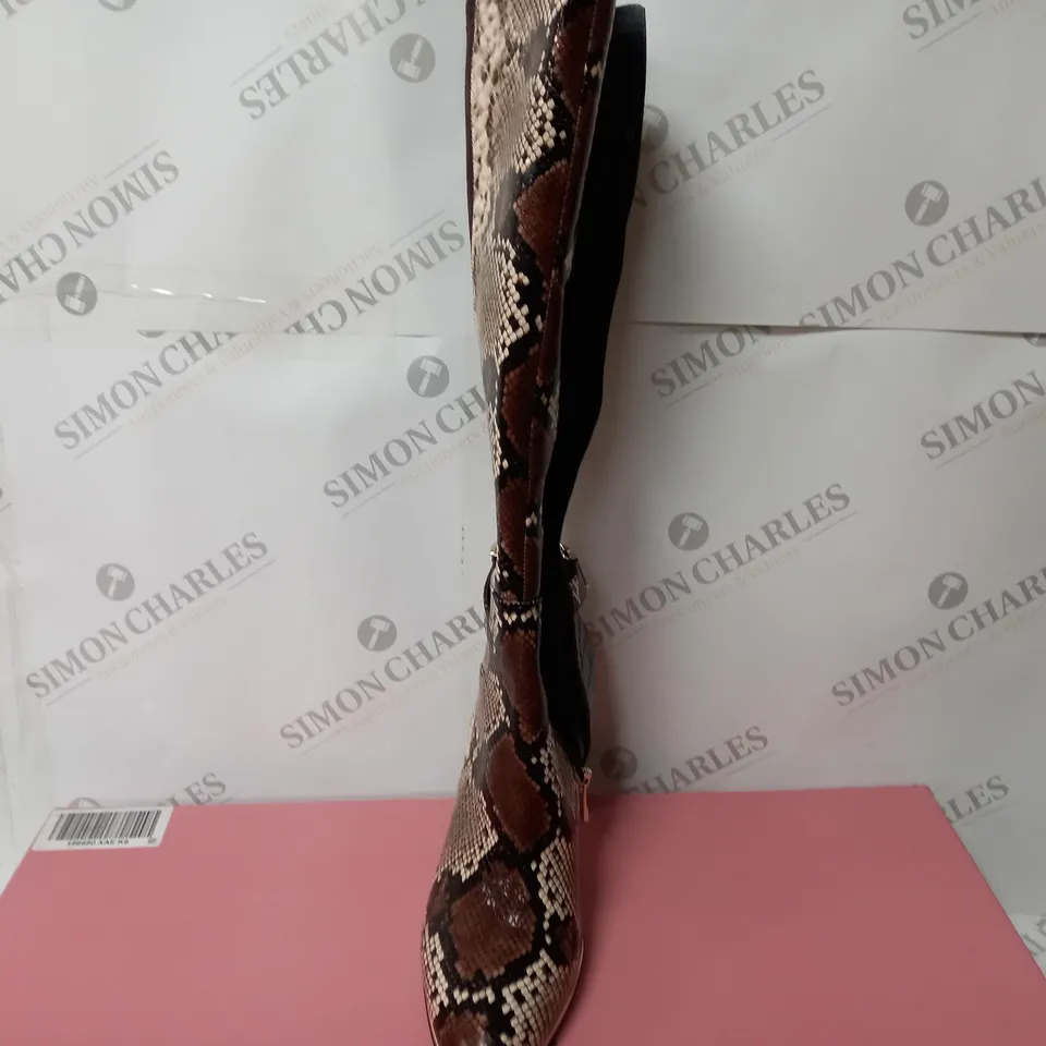 MODA IN PELLE LIZETH BROWN SNAKE KNEE BOOTS - SIZE 7