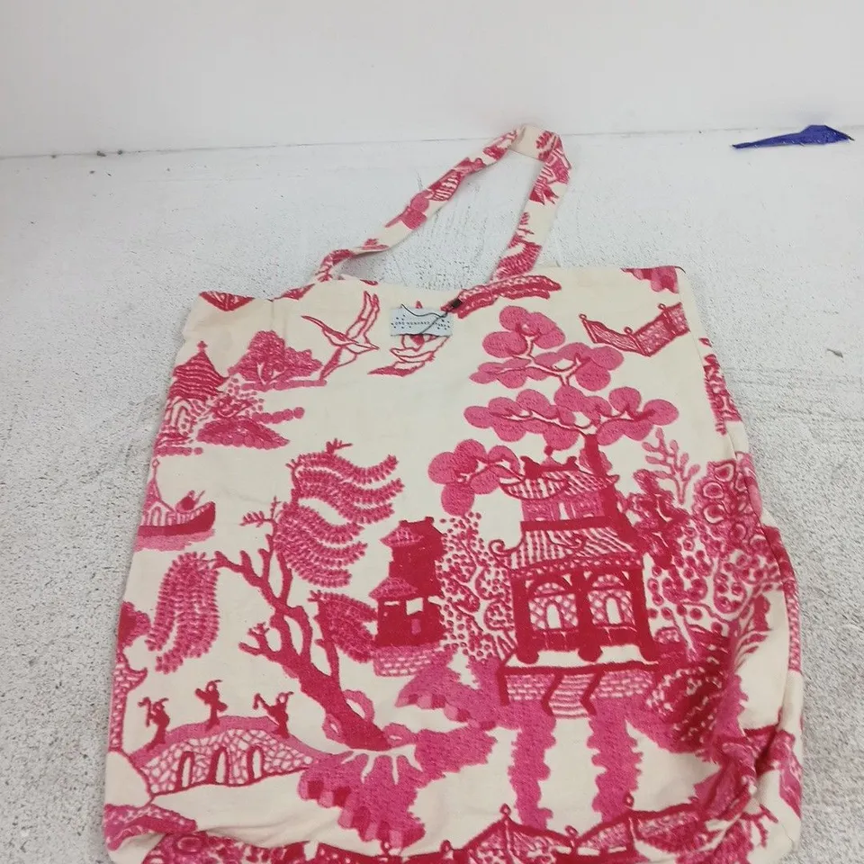 ONE HUNDRED STARS TOTE BAG – CREAM WITH PINK PRINT