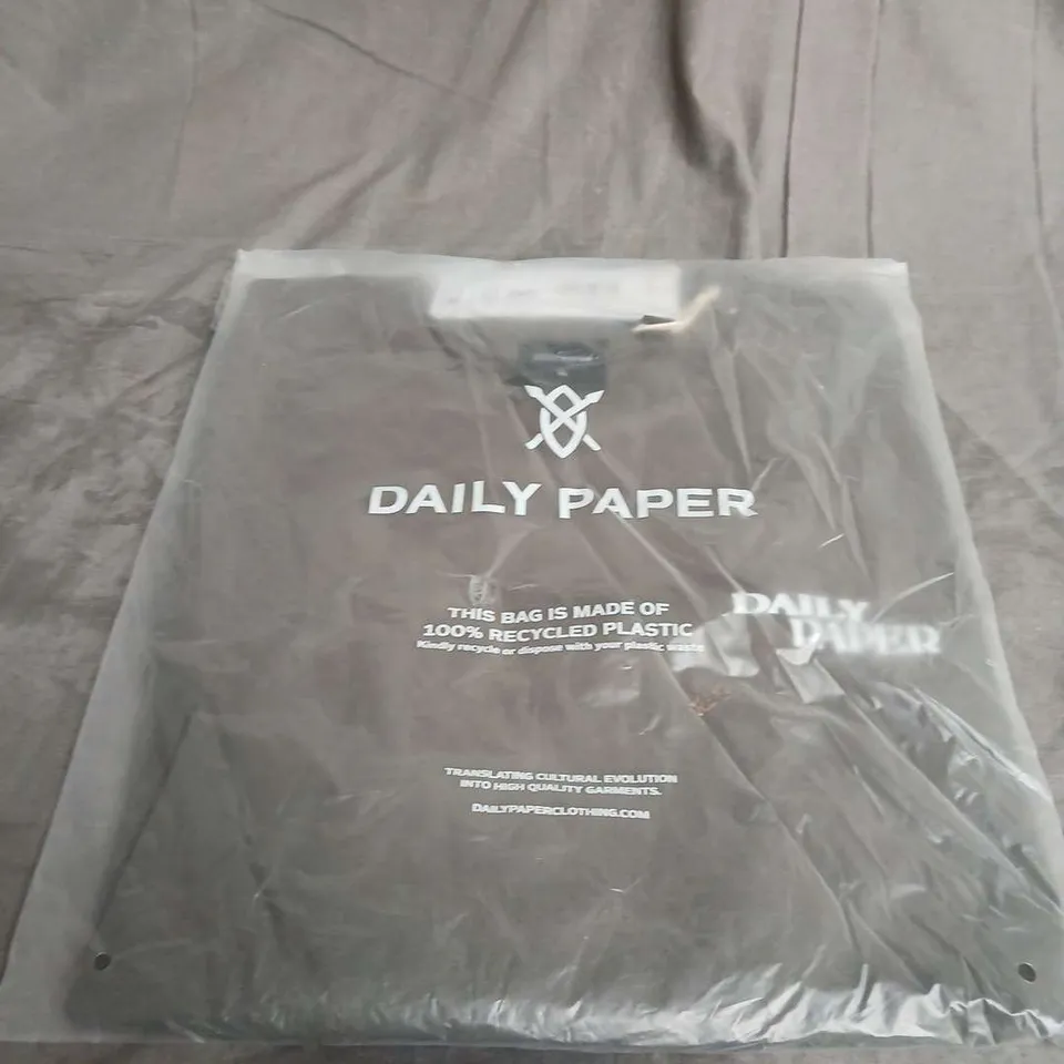 DAILY PAPER BROWN LOGO SHIRT SIZE XL