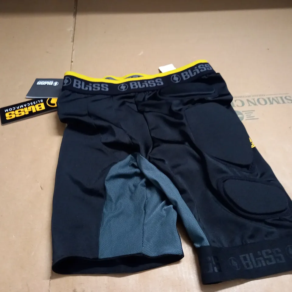 BLISSCAMP PROTECTIVE CYCLING SHORTS - M