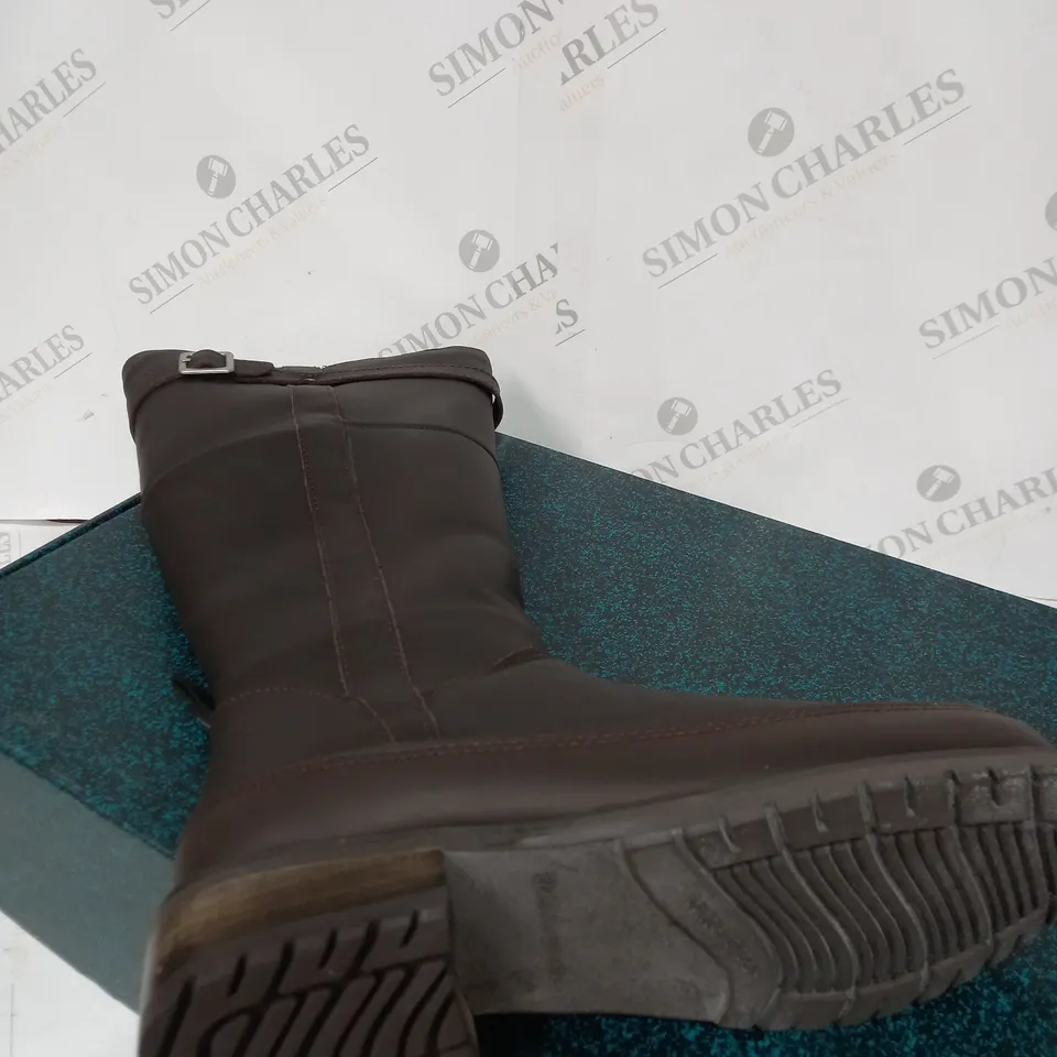 BOXED EMU NATASHA LEATHER BOOTS, ESPRESSO - SIZE 6