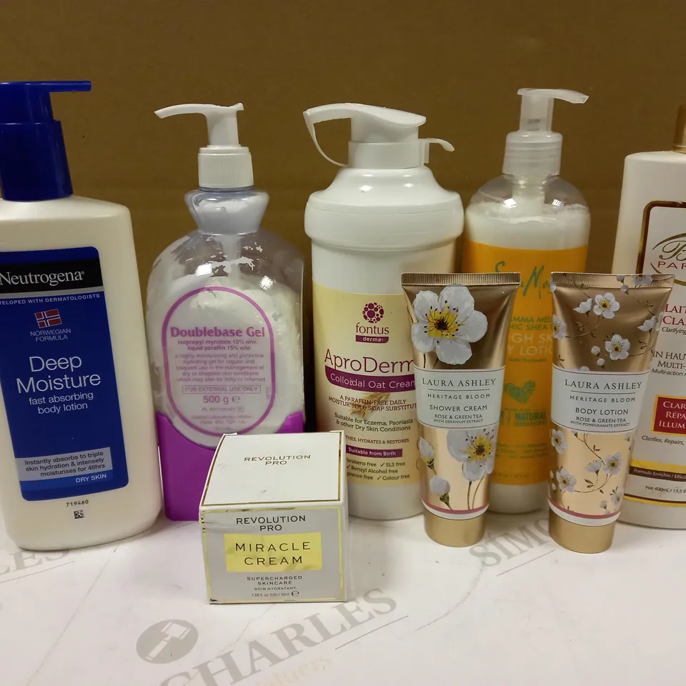 BOX OF APPROX 8 ITEMS TO INCLUDE DOUBLEBASE GEL, LAURA ASHLEY SHOWER CREAM, APRODERM COLLOIDAL OAT CREAM