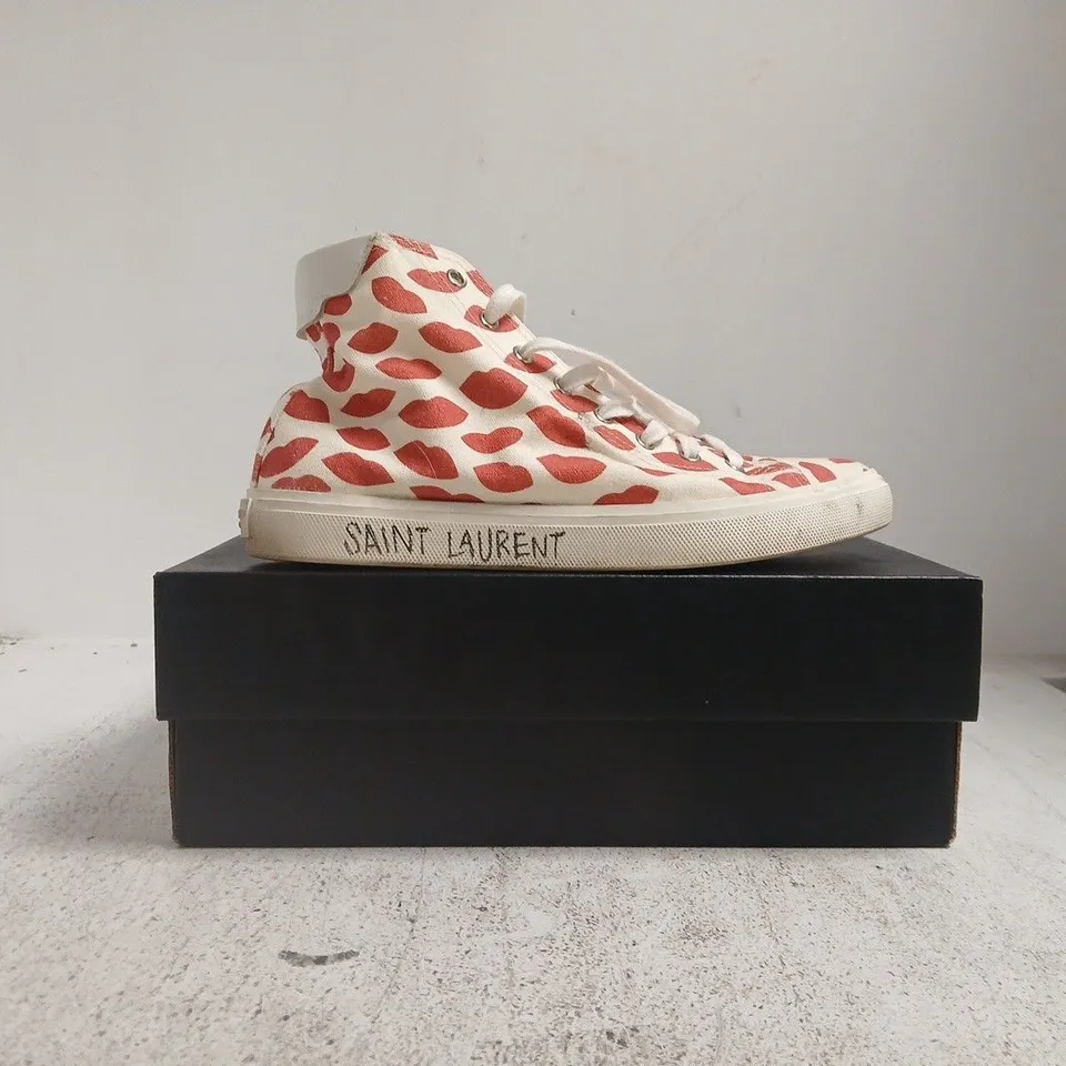 BOXED PAIR OF SAINT LAURENT MALIBY MID TOP SHOES IN WHITE/RED SIZE EU 39