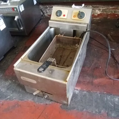 LINCAT COMMERCIAL ELECTRIC FRYER