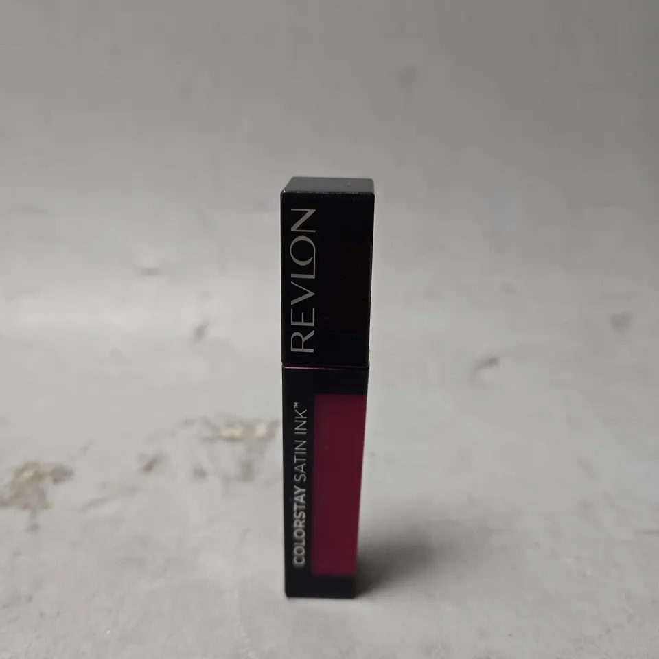 BOX OF APPROIXMATELY 50 REVLON COLOUR STAY SATIN INK 012