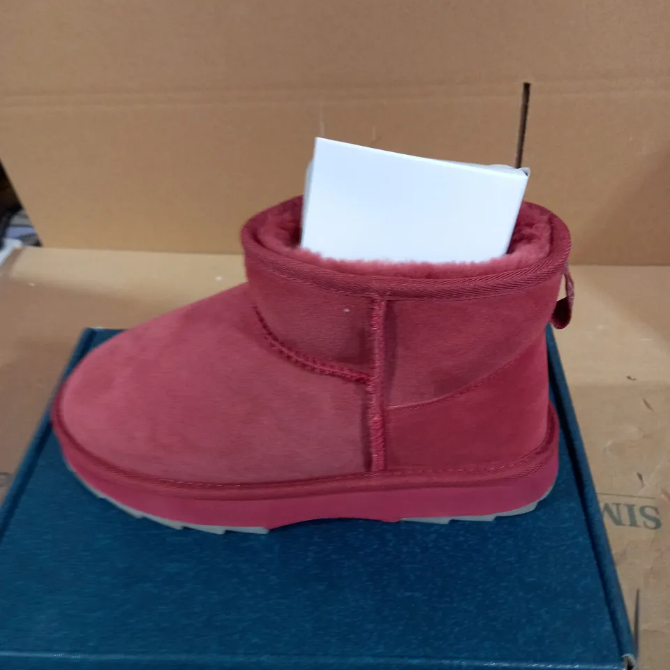 EMU AUSTRALIA SHARKY MICRO BOOTS - MINERAL RED - UK 6