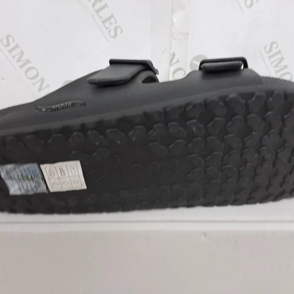 SKETCHERS FOAMIES SANDAL IN BLACK - UK 7