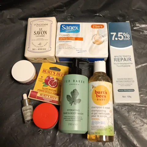 APPROXIMATELY 20 ASSORTED HEALTH & BEAUTY PRODUCTS TO INCLUDE TOOTH REPAIR, BURT'S BEES BABY, SANEX SOAP ETC 