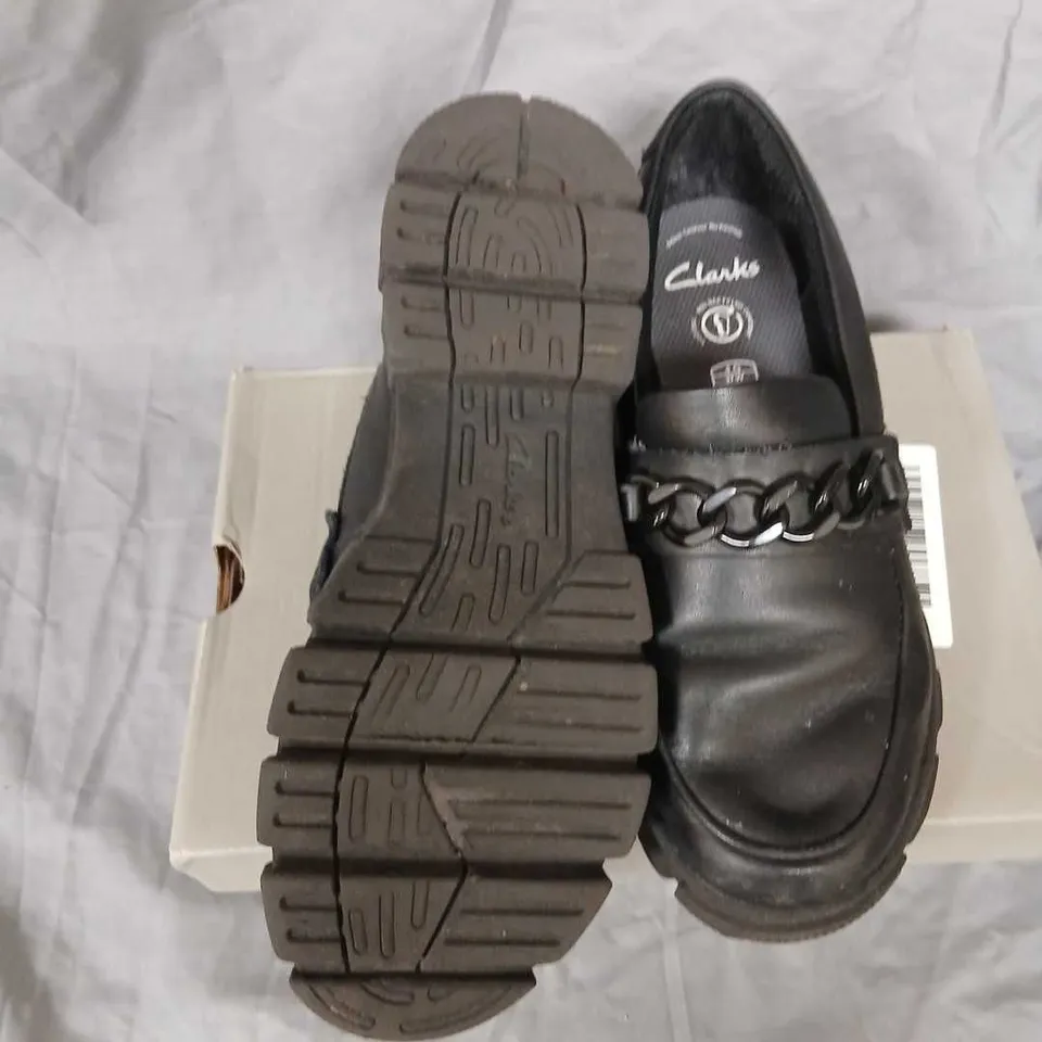 CLARKS KIDS EVYN WALK Y. BLACK LEATHER SHOES SIZE 4