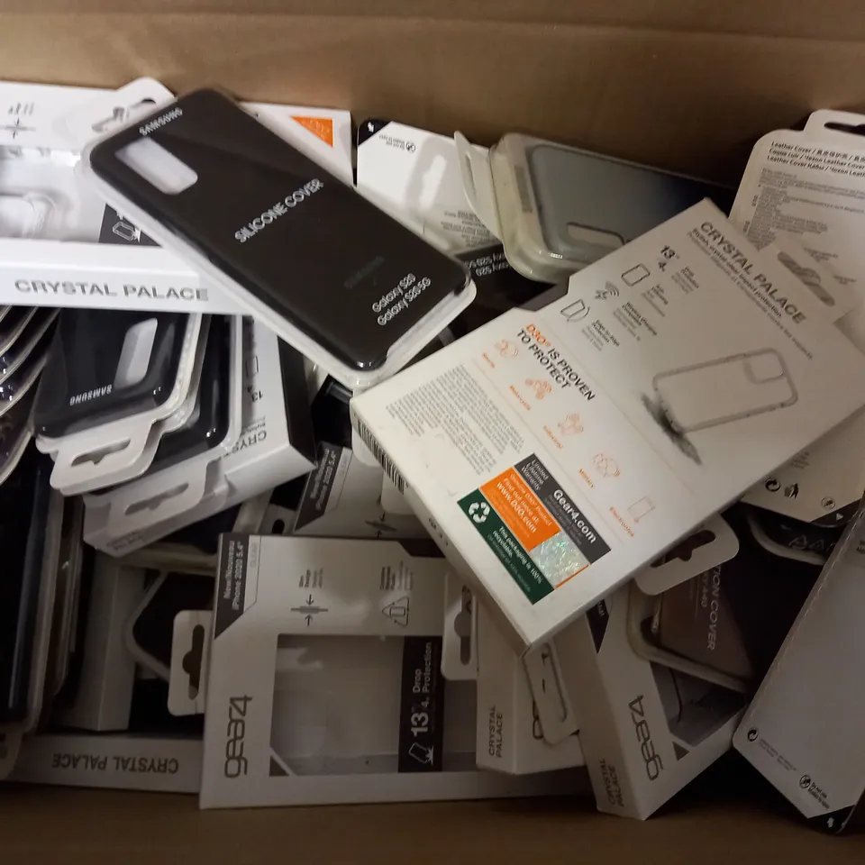 BOX OF APPROX 35 ASSORTED PHONE CASES TO INCLUDE - SAMSUNG SILICONE COVER WITH STRAP - GEAR 4 CRYSTAL PLALACE IPHONE 2020 5.4 - SAMSUNG LEATHER COVER GALAXY Z FOLD 2 ECT