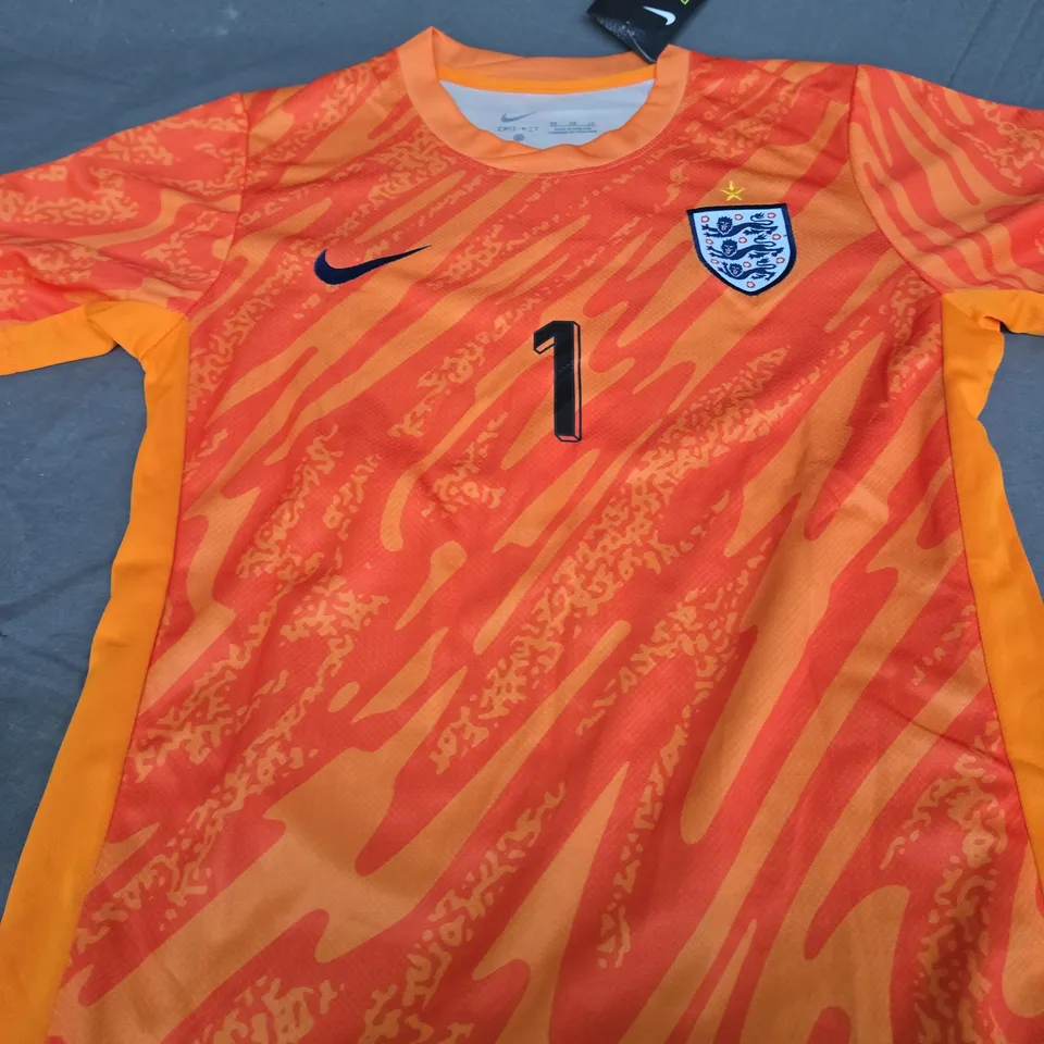 ENGLAND FC GOALKEEPER KIT WITH EARPS 1 SIZE UNSPECIFIED