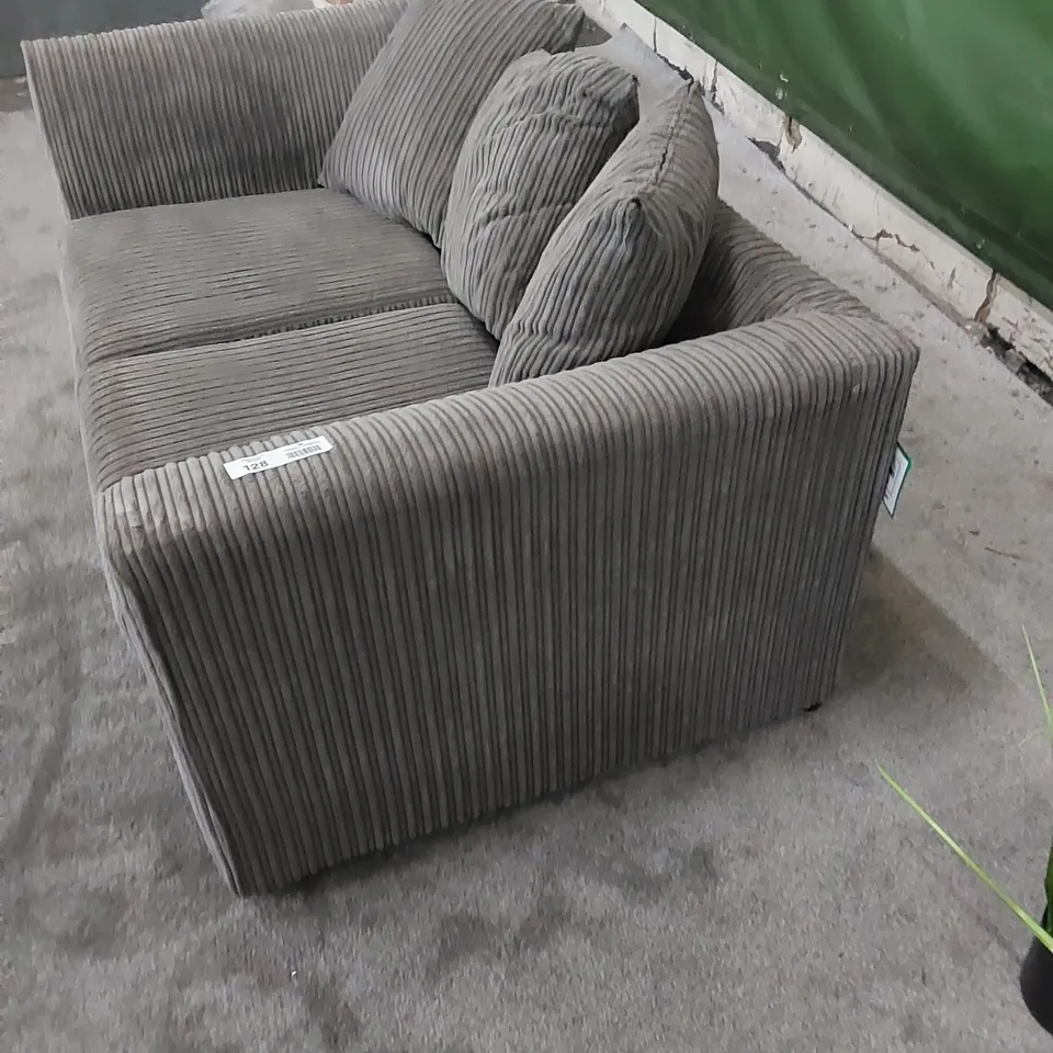 DESIGNER 2 SEATER SOFA UPHOLSTERED IN GREY FABRIC WITH CUSHIONS 