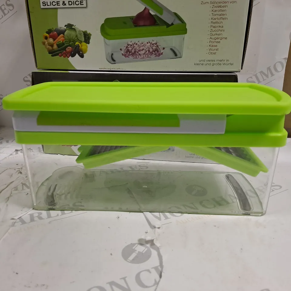 BOXED STAINLESS STEEL NOVA COMPLETE SLICER AND PEELER SET - GREEN
