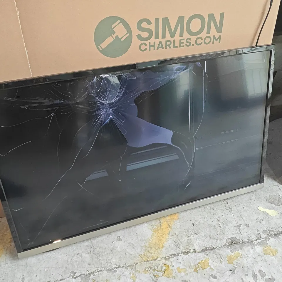 BOXED PANASONIC 32" LED TV MS360 - DAMAGED SCREEN - POWERS ON 