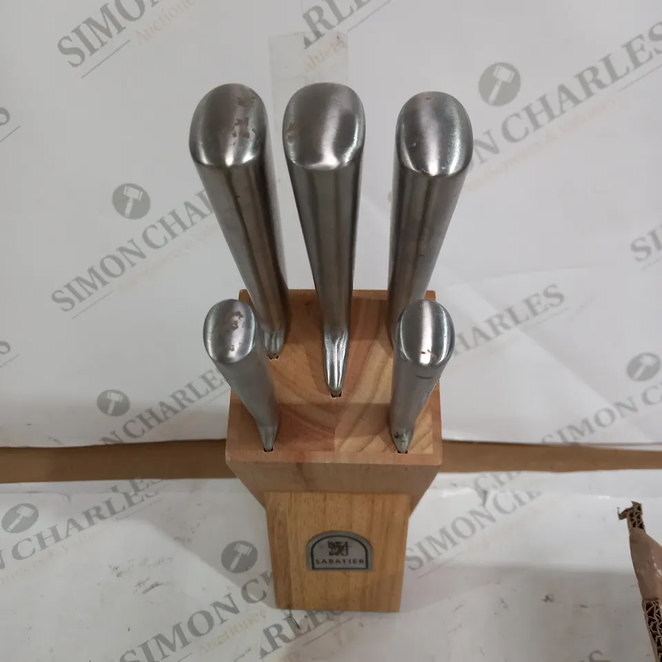 SABATIER 5 PIECE KNIFE SET WITH WOODEN STORAGE BLOCK & GIFT BOX