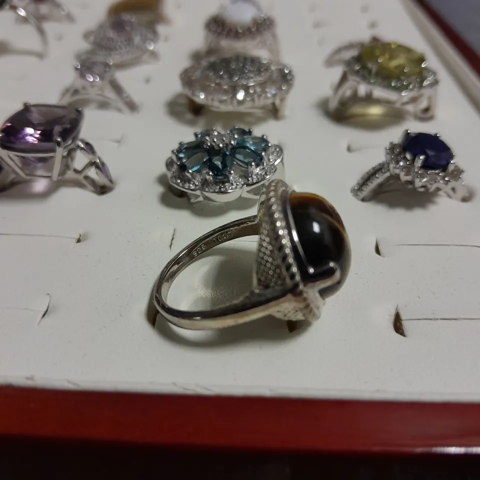 LOT OF 20 ASSORTED RINGS IN WOODEN DISPLAY BOX