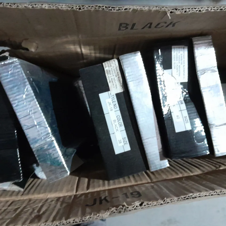 APPROXIMATELY 10 BOXED PAIR OF HEELED SANDALS IN BLACK VARIOUS SIZES TO INCLUDE SIZE 38EU  