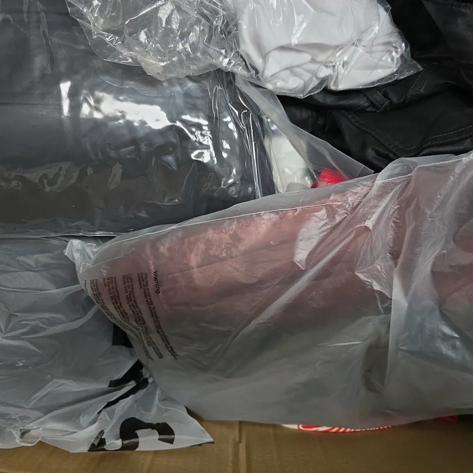 APPROXIMATELY 25 ASSORTED CLOTHING AND FASHION PRODUCTS IN VARIOUS STYLES AND SIZES - COLLECTION ONLY