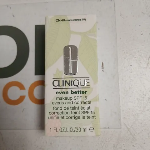 CLINIQUE EVEN BETTER MAKEUP SPF 15 - CN40 CREAM CHAMOIS (VF), 30 ML