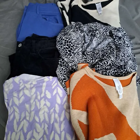BOX OF APPROX 20 ASSORTED CLOTHING ITEMS TO INCLUDE - TROUSERS, DRESSES, JUMPERS ETC