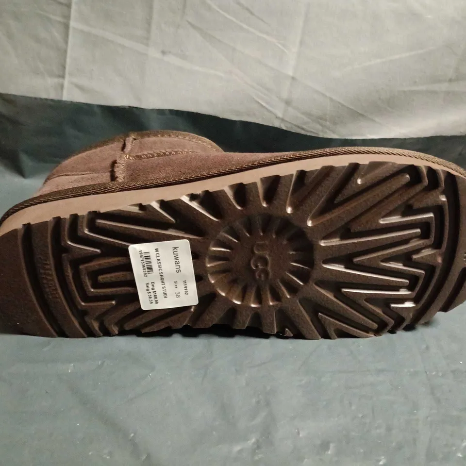 UGG BROWN SUEDE ANKLE BOOTS WITH SHEARLING LINING - UK SIZE 5