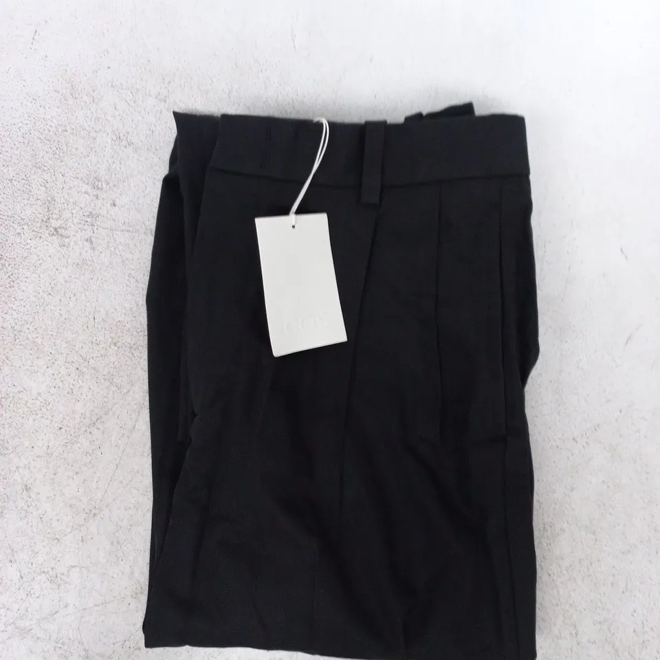 COS TROUSERS IN BLACK SIZE UK 30R