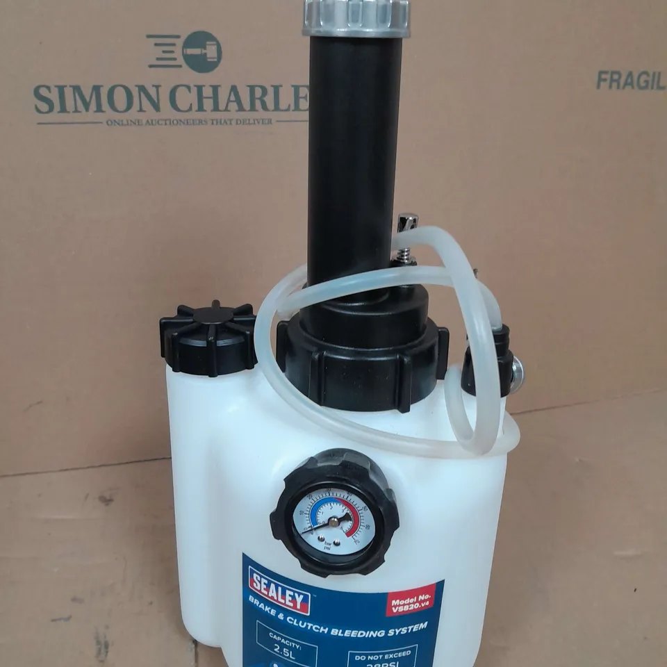 SEALEY BRAKE AND CLUTCH BLEEDING SYSTEM 