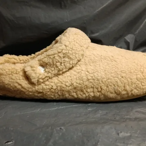 PAIR OF CROCS CLASSIC COZZZY SLIPPERS IN EGGNOG SIZE UK M12