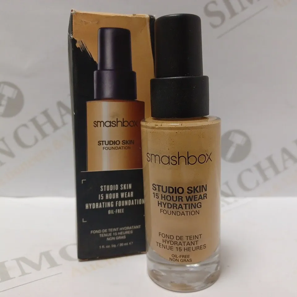 SMASHBOX STUDIO SKIN 15 HOUR WEAR HYDRATING FOUNDATION 30ML - #2.15