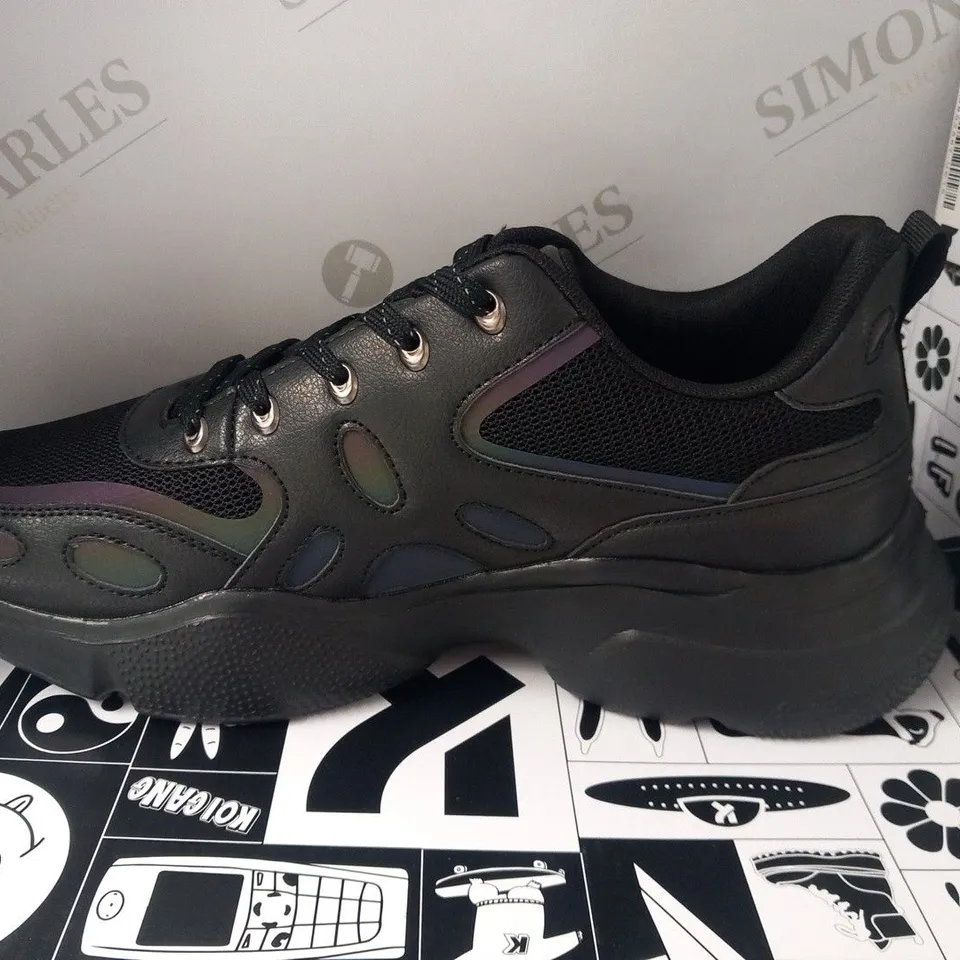BRAND NEW BOXED PAIR OF KOI DUSTY BLACK RAINBOW MEN'S CADIAN TRAINERS SIZE 8