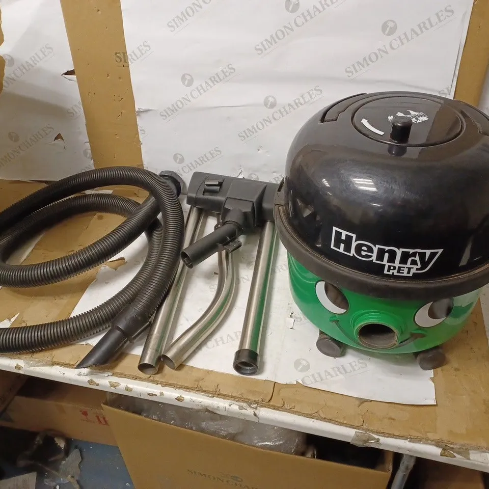 HENRY PET PET200 BAGGED CYLINDER VACUUM