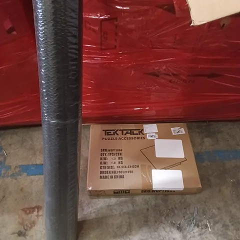 PALLET OF ASSORTED ITEMS INCLUDING - FLOOR MAT, PUZZLE ACCESSORIES 