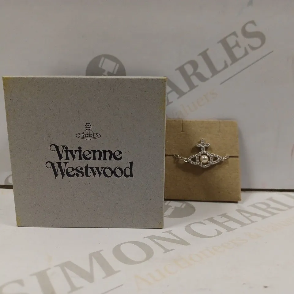 VIVIENNE WESTWOOD OLYMPIA PEARL CHAIN BRACELET, PLATINUM PLATED
