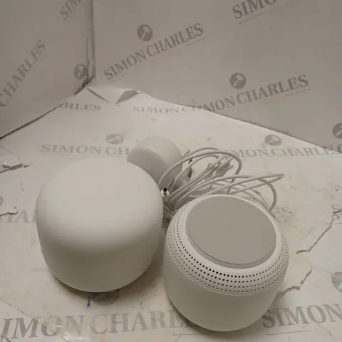GOOGLE NEST WIFI ROUTER AND POINT