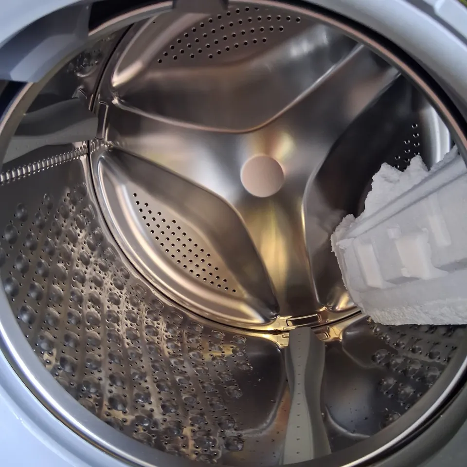 SAMSUNG SERIES 5 SMART LOAD WASHING MACHINE IN BLACK