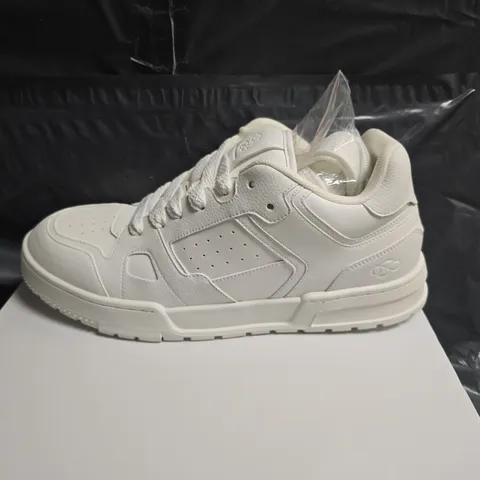 CONZURI WHITE HIGH-TOP SNEAKERS – UK 10.5